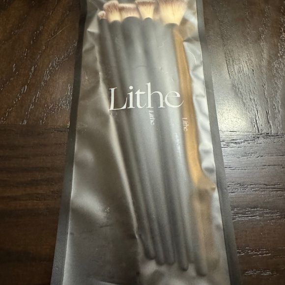 Lithe Everyday Brush Set - Picture 3 of 4